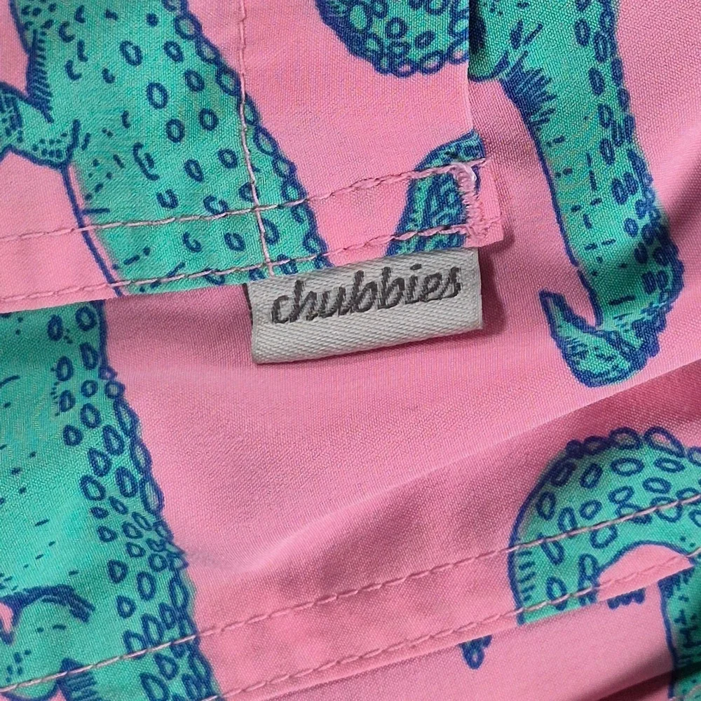 Chubbies Mens Swim Trunks Pink Teal Alligator Print Shorts Medium 5.5in Inseam